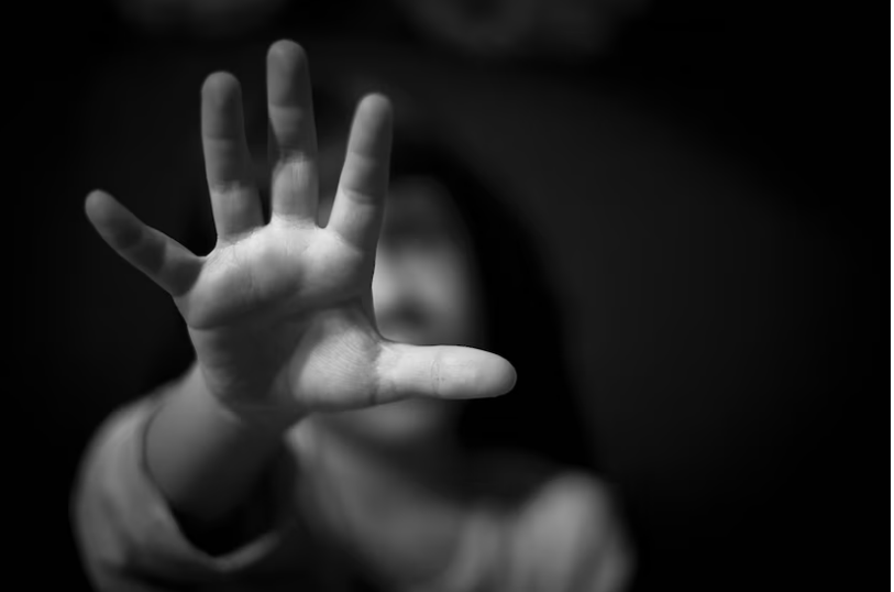 Parlamentul pregătește un proiect de lege care modifică infracțiunea de pornografie infantilă și introduce grooming-ul în Codul penal