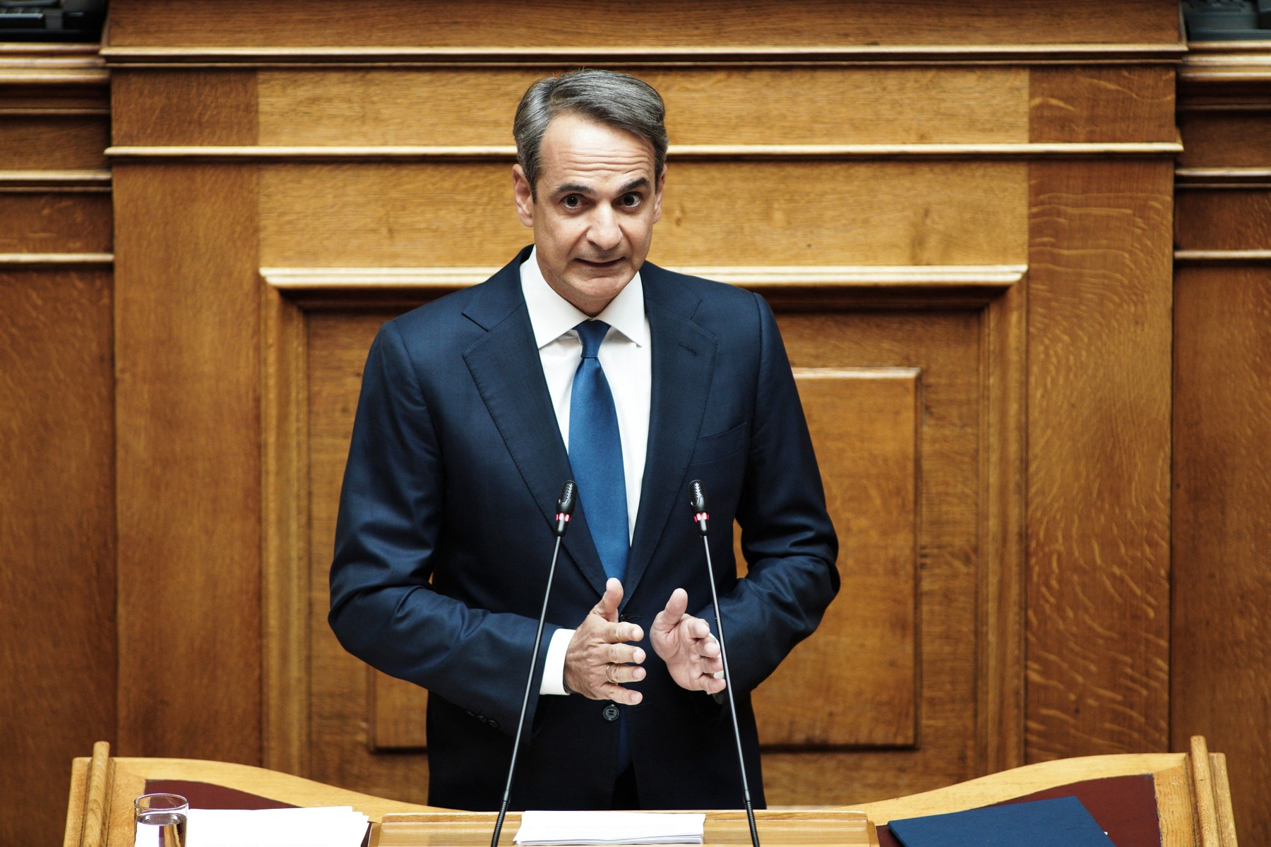 „Vremea extremelor şi a vulgarităţii a trecut”. Mitsotakis avertizează extrema-dreaptă din noul parlament grec