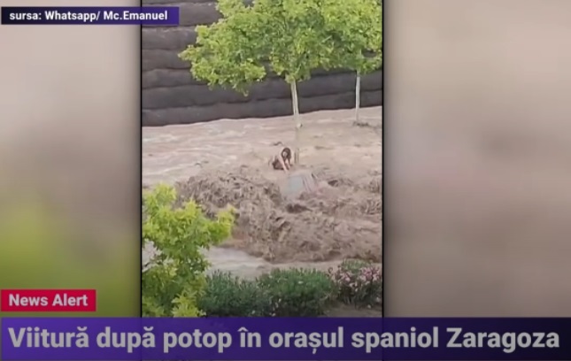 Potop în orașul spaniol Zaragoza, oamenii s-au agățat de pomi ca să nu fie luați de viitură