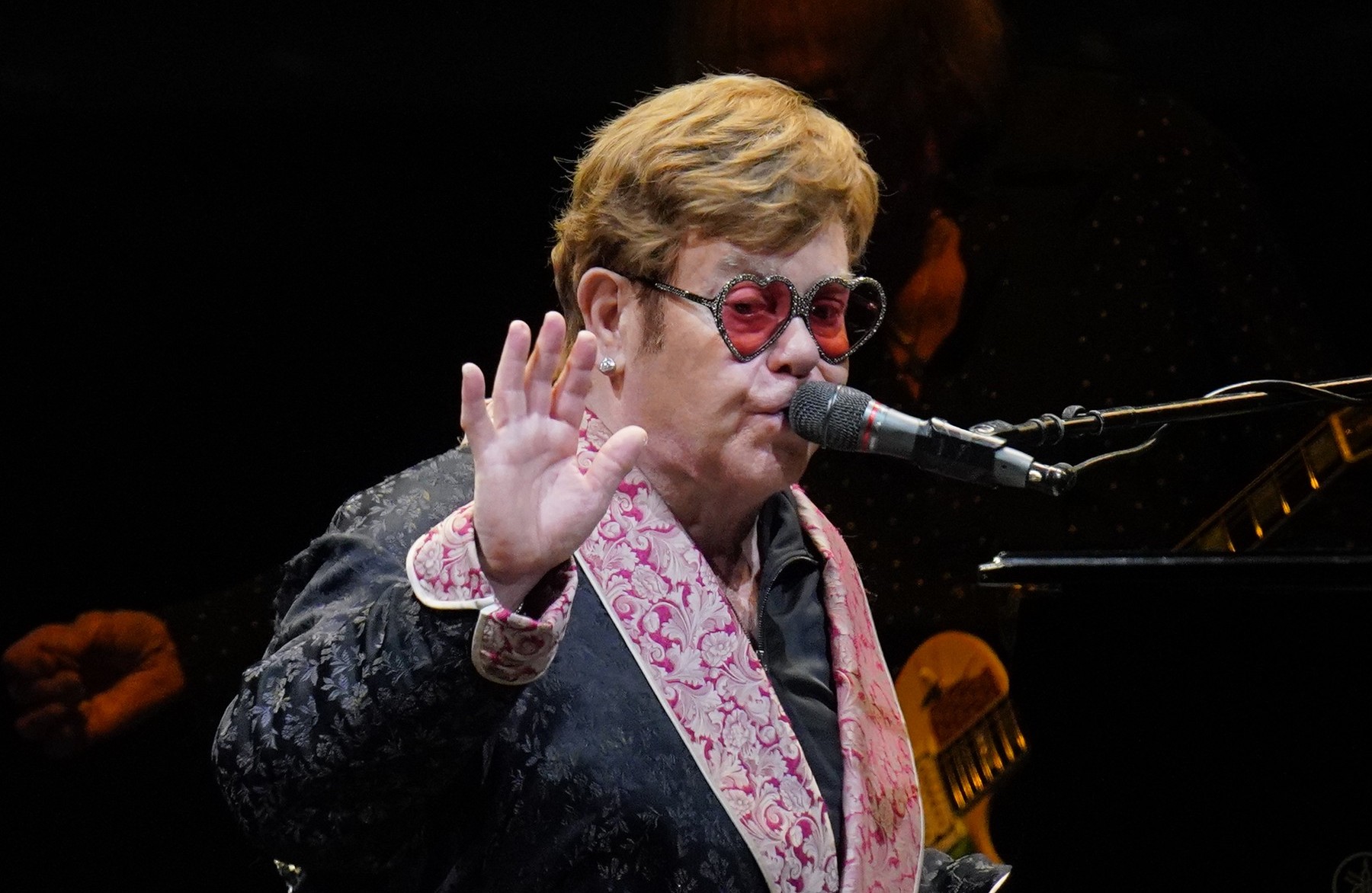 Elton John și-a încheiat cariera pe scenă. 30.000 de fani au mers la ultimul său concert