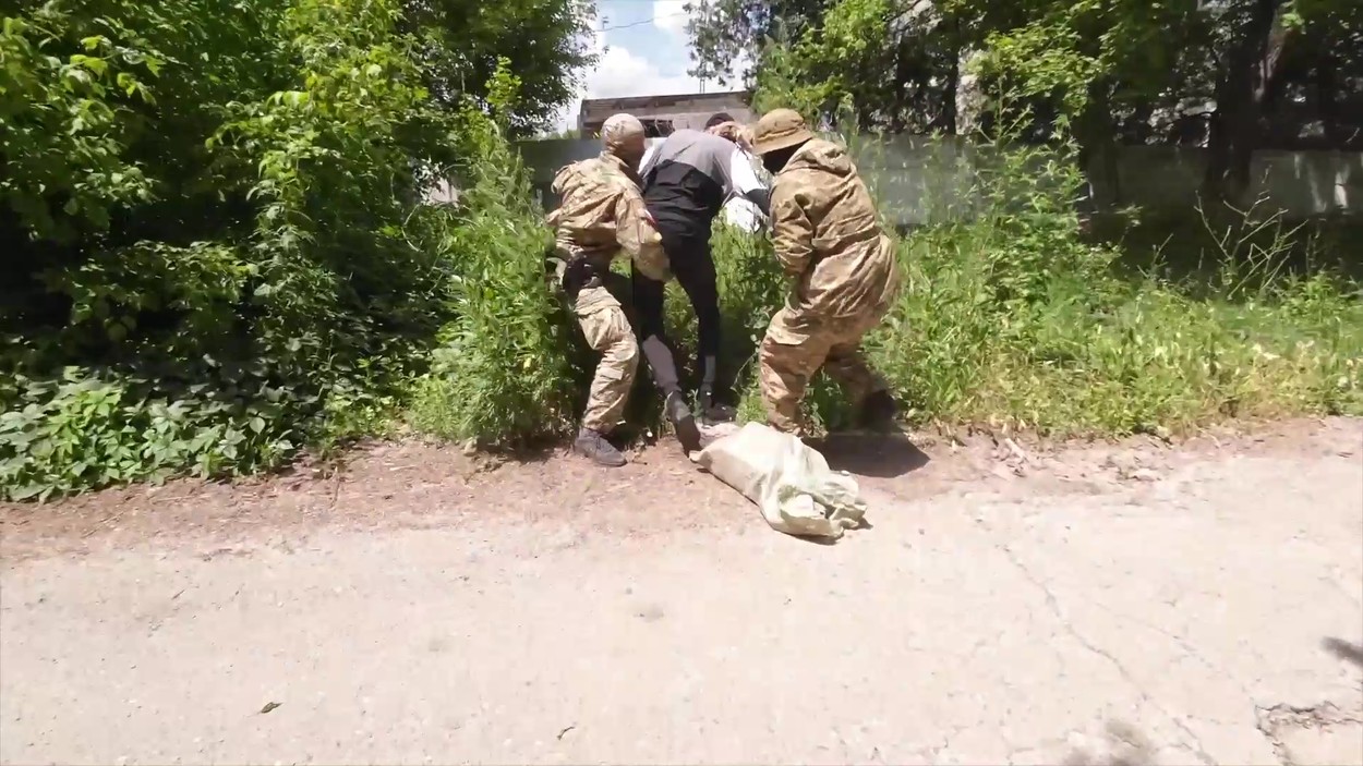 FSB spune că a împiedicat o tentativă de asasinat a Ucrainei asupra guvernatorului pro-rus din Crimeea