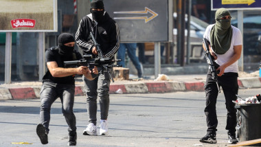 Palestinian armed militants shot guns in jenin