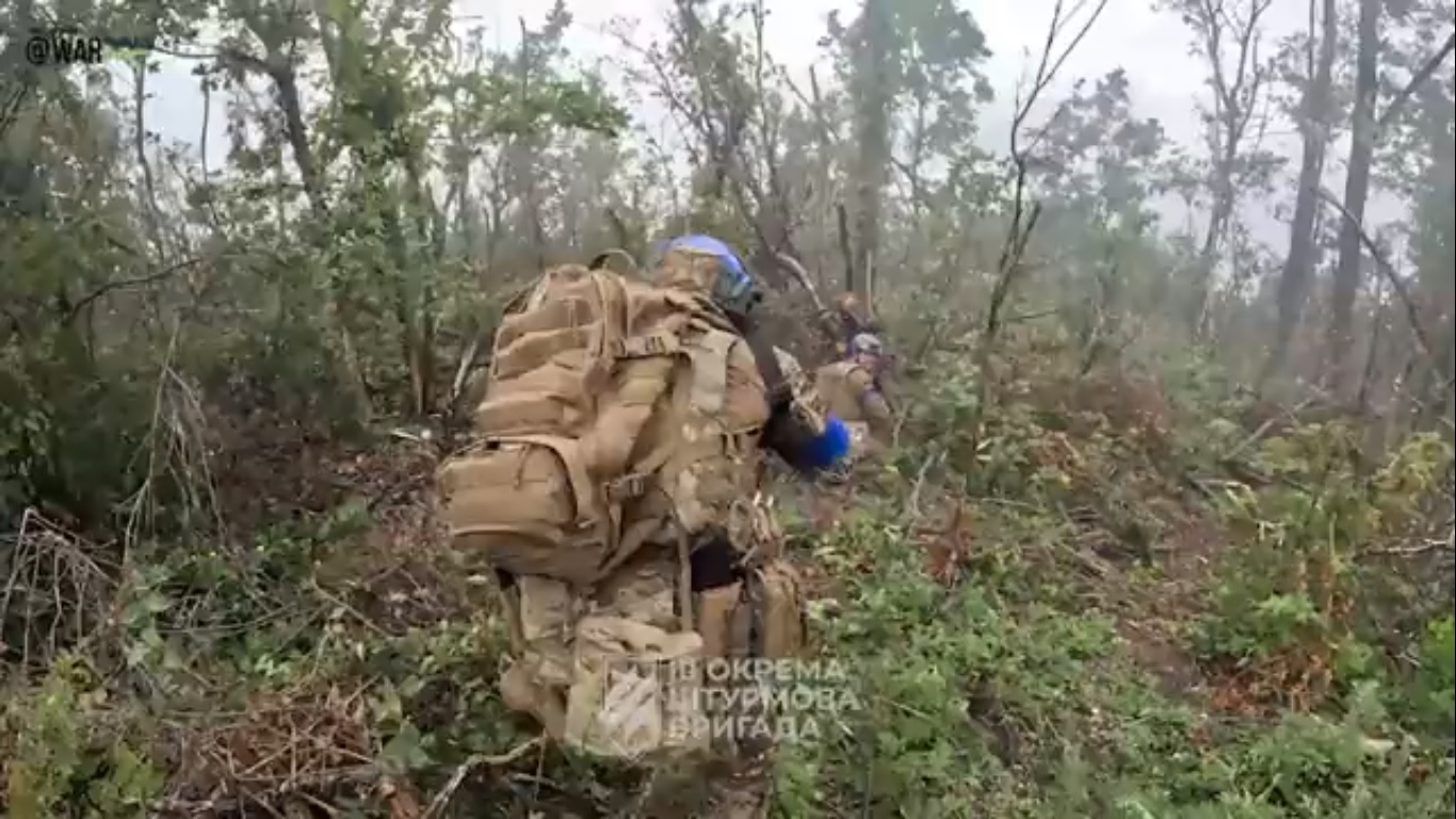 „La dracu, ticălosul are o grenadă!”. Gestul extrem făcut de un soldat rus care a refuzat să se predea ucrainenilor