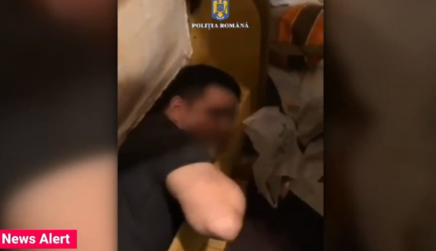 Un bărbat dat în urmărire internațională s-a ascuns în canapea, crezând că mascații nu-l vor găsi