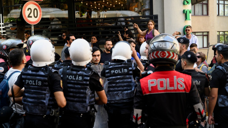politisti turci din fortele de interventie