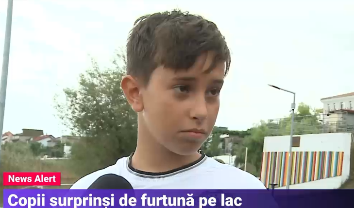 "Ne-a luat vântul pe toți și valurile ne-au dus în stuf", o fetiță s-a răsturnat. Mărturiile copiilor salvați de pe lacul Siutghiol