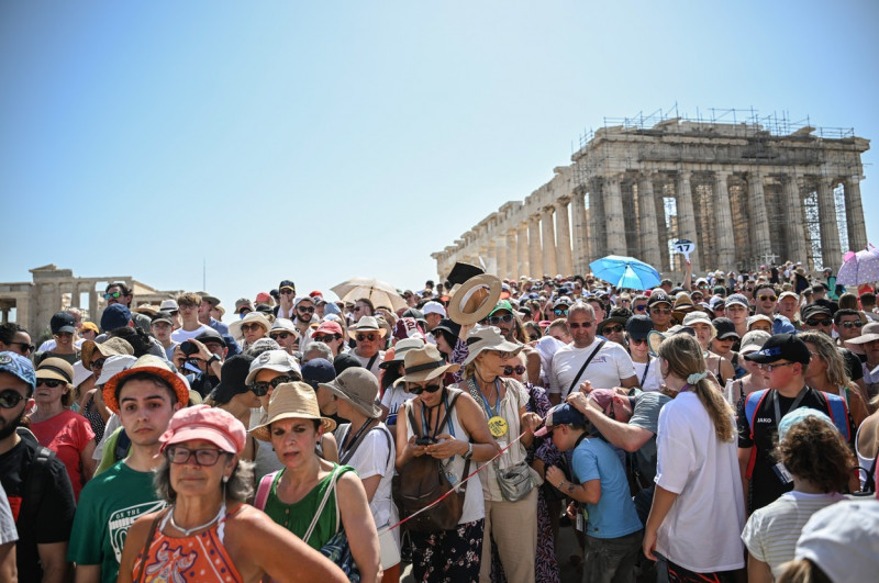 Stifling heat in Greece