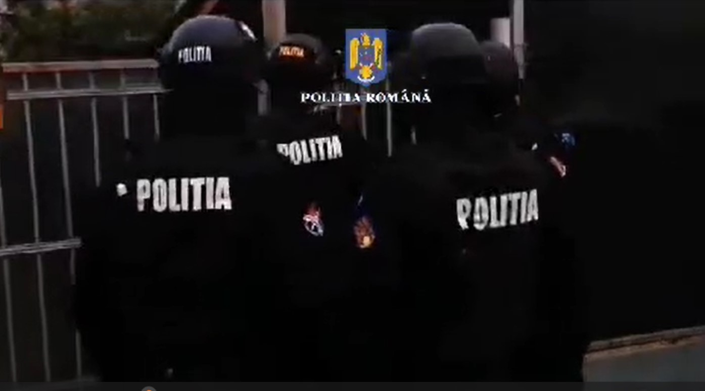 Peste 80 de percheziții în toată țara. Polițiștii au emis mandate pentru zeci de suspecți de contrabandă, evaziune și înșelăciune
