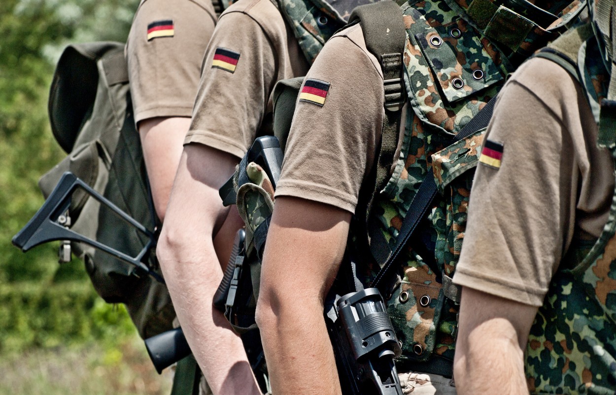 „Sprintul” Germaniei catre suprematie militara. Berlinul nu exclude revenirea la recrutare