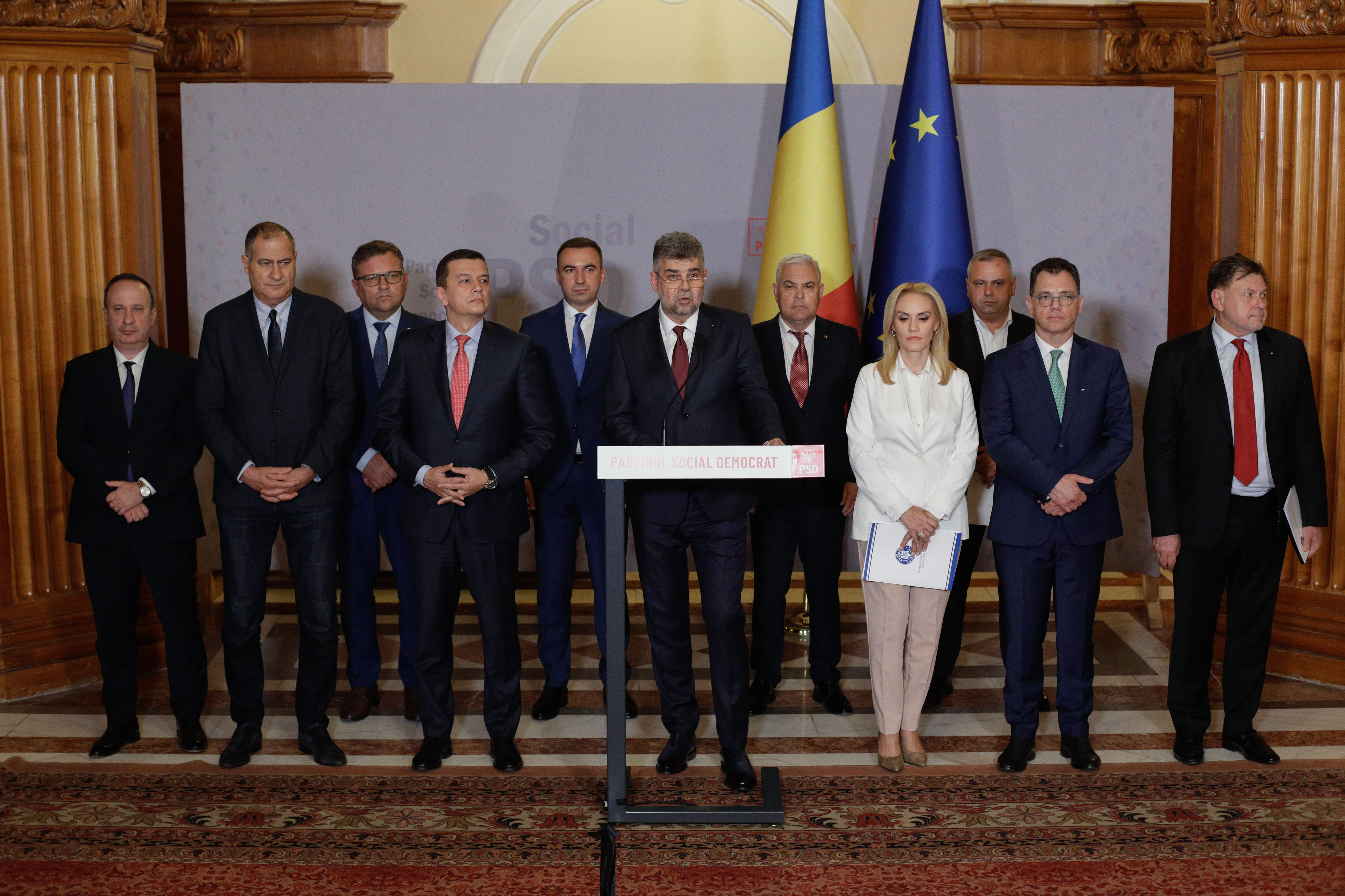 Conducerea PSD va propune noii miniștri ai Familiei și Muncii. Cine sunt favoriți pentru posturile lăsate libere de Firea și Budăi