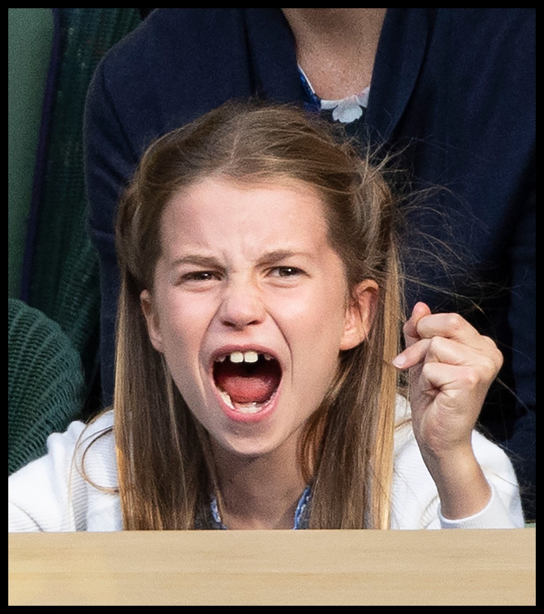 Prințesa Charlotte și prințul George au făcut propriul spectacol la finala de la Wimbledon. Imaginile cu gesturile lor au ajuns virale