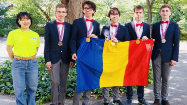 Elevii români au obținut locul I în Europa şi al III-lea în lume la Olimpiada Internaţională de Fizică