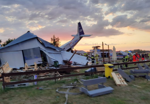 Un avion de mici dimensiuni s-a prăbușit în Polonia. Cinci morți și mai mulți răniți