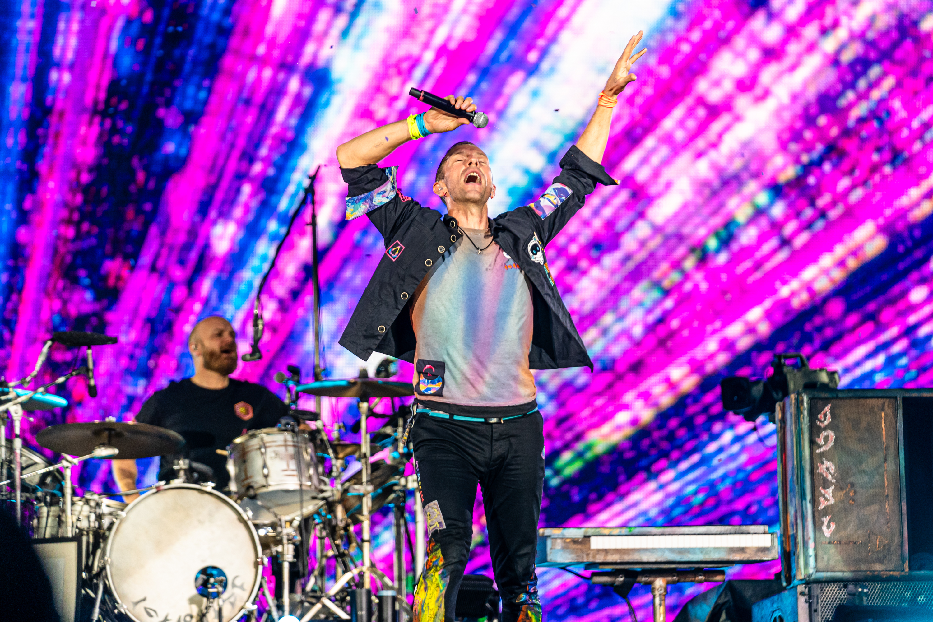 Coldplay vine în România pentru prima oară, în 2024. Anunțul făcut de celebra trupă britanică