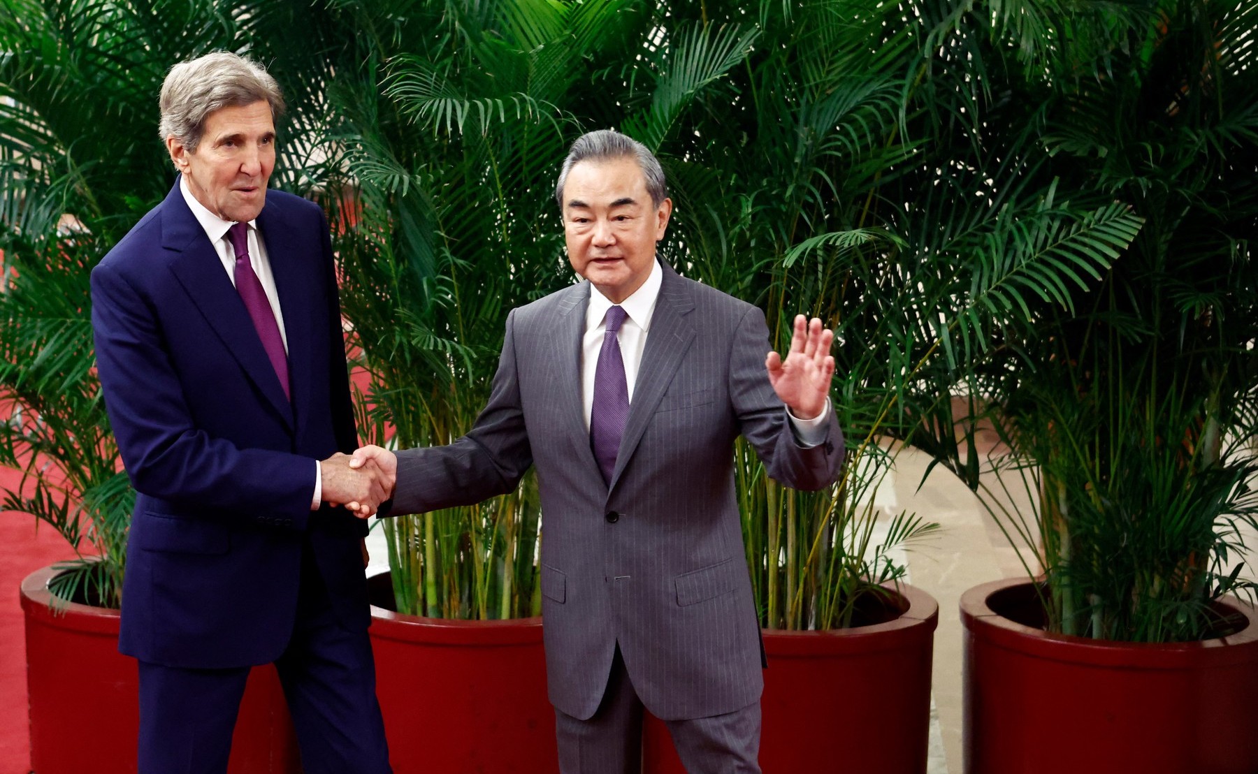 Emisarul american John Kerry, vizită la Beijing: Schimbarea climatică este o „ameninţare la adresa umanităţii”