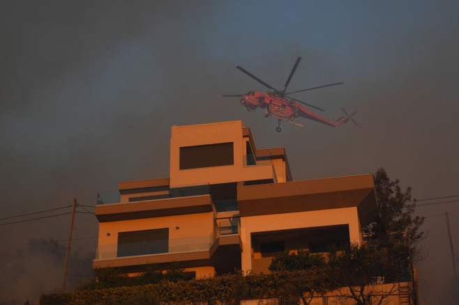 Wildfire in southeast Attica