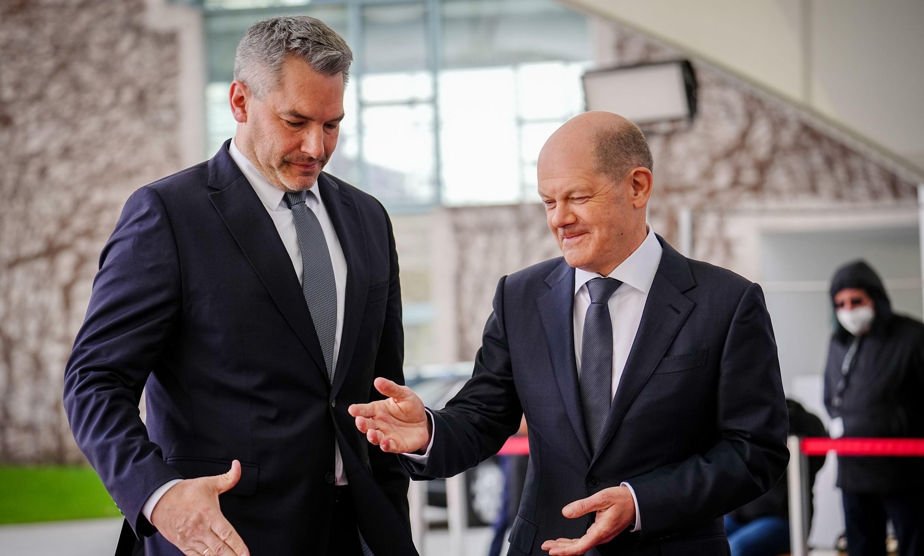 Olaf Scholz merge la Viena să discute cu cancelarul austriac despre aderarea României și Bulgariei la Schengen