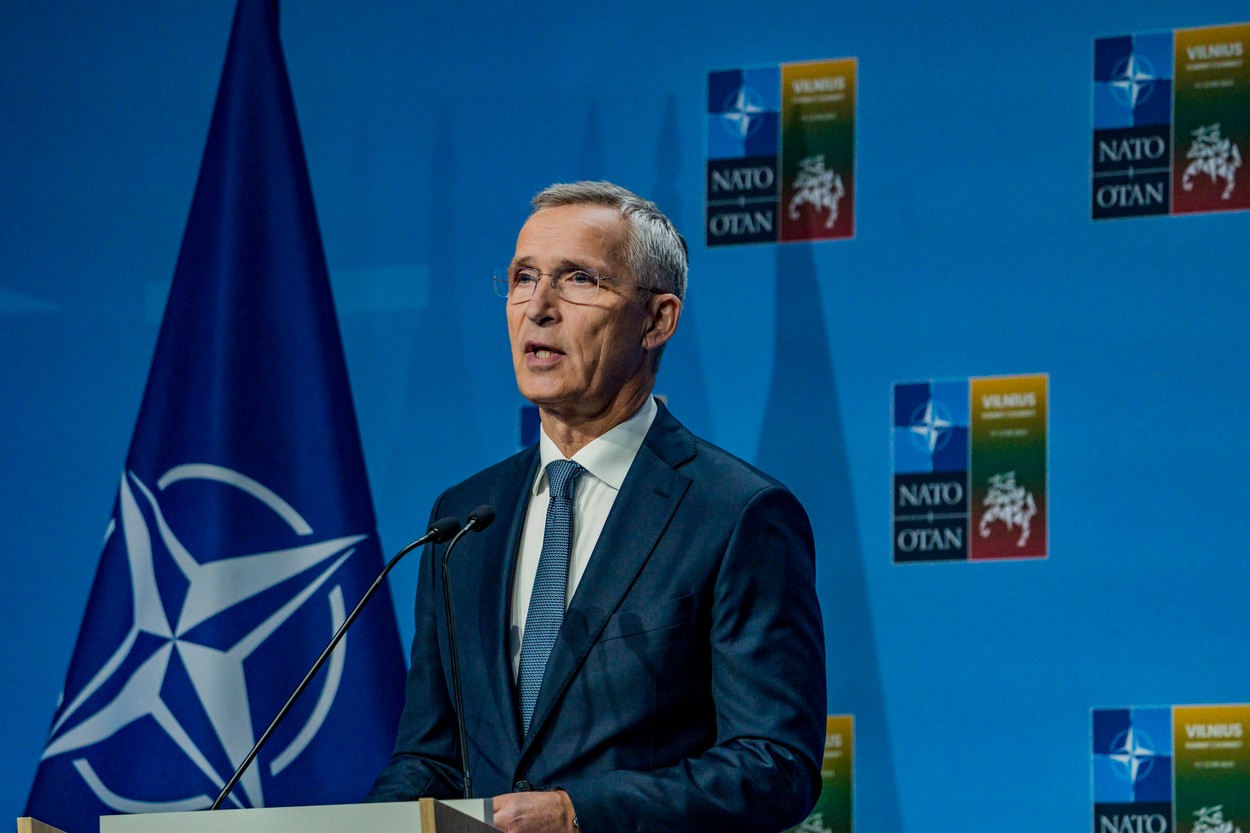 Reacția NATO la comentariile lui Trump: „Subminează întreaga securitate și expune soldaţii americani şi europeni unui risc sporit”