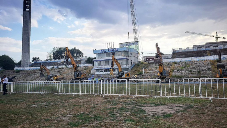 pregatirea pentru demolare a stadionului gheorghe hagi din constanta