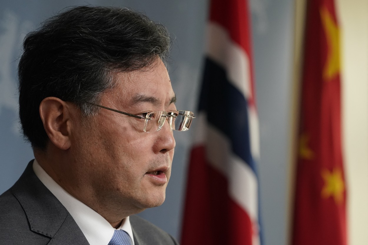 Ministrul chinez de externe a dispărut misterios din public de 2 săptămâni. China a anunțat că nu va participa nici la summit-ul ASEAN