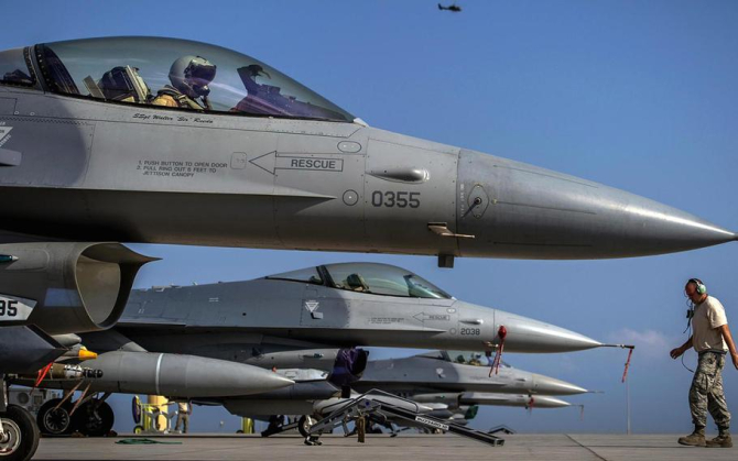 Piloții ucraineni vor începe în octombrie antrenamentele pe F-16 în SUA