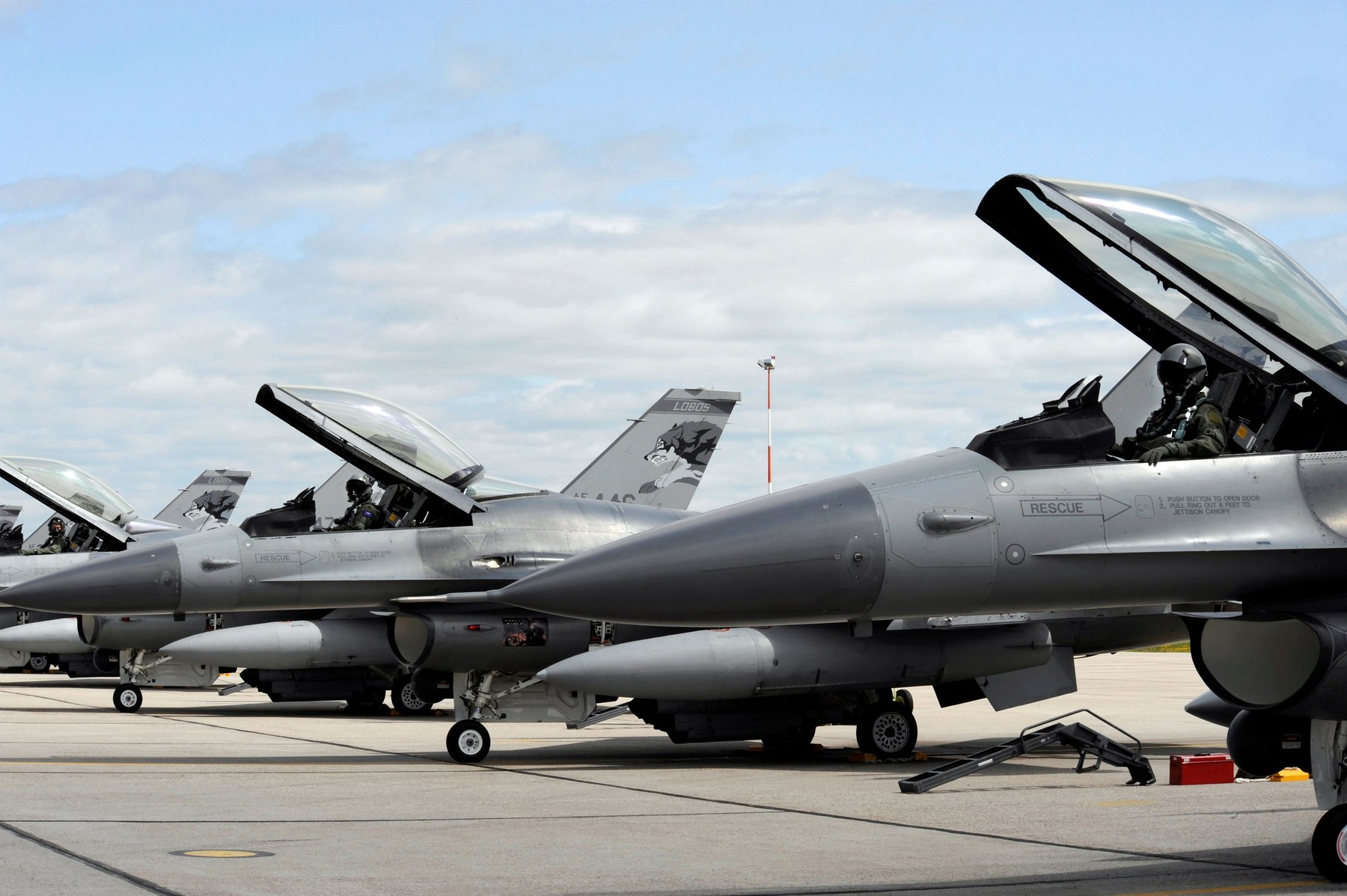 România a înaintat aliaților NATO propunerea de instruire a piloților ucraineni pe F-16. Iohannis: Nu pot spune unde va fi baza