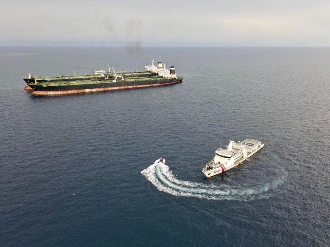 Indonezia a confiscat un petrolier iranian care transporta ilegal petrol. Vasul, urmărit până în Malaezia după ce a încercat să scape