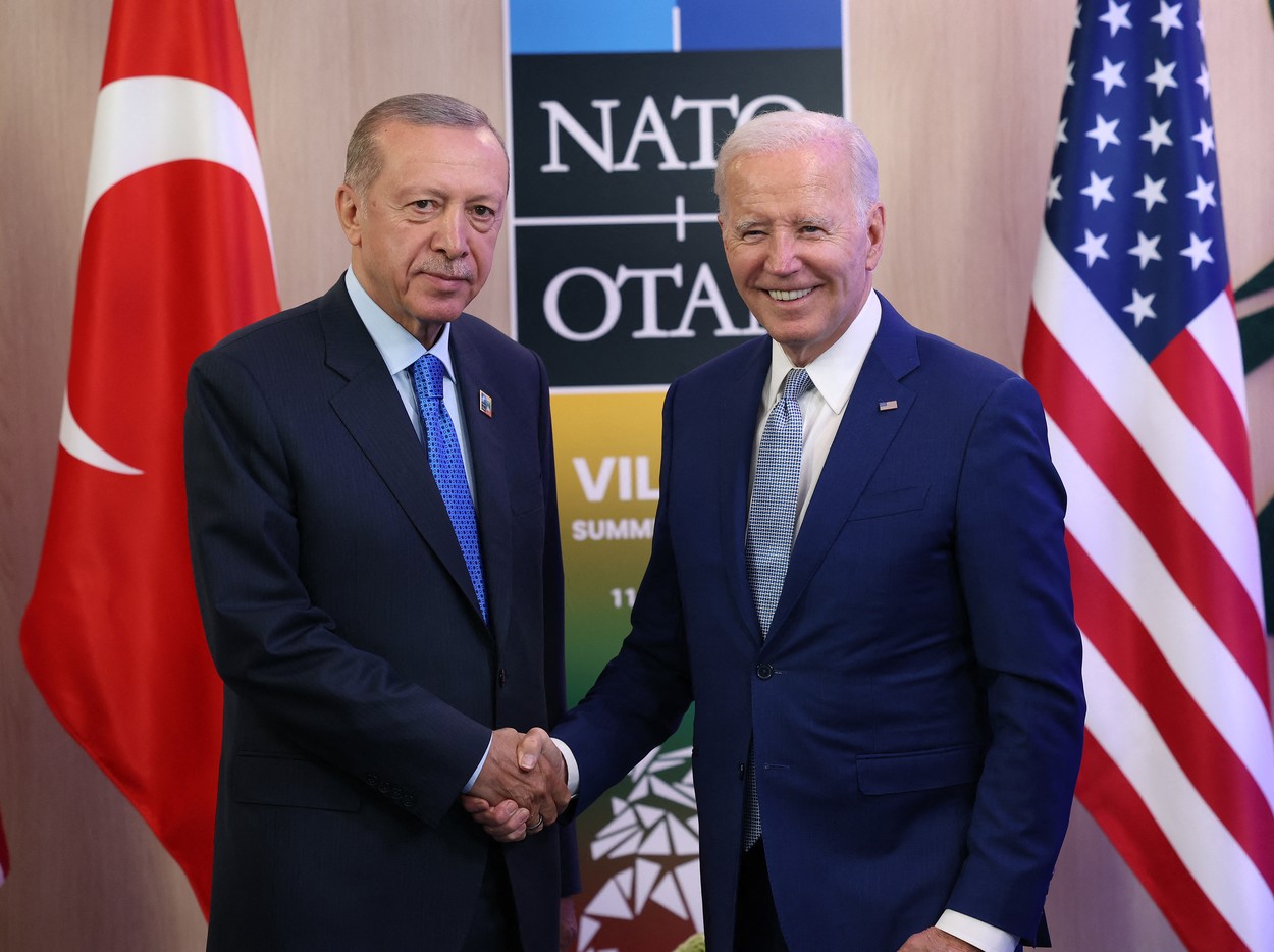 Erdogan i-a spus lui Biden că vrea să deschidă „o nouă eră” de colaborare cu SUA, după ce a dat undă verde aderării Suediei la NATO