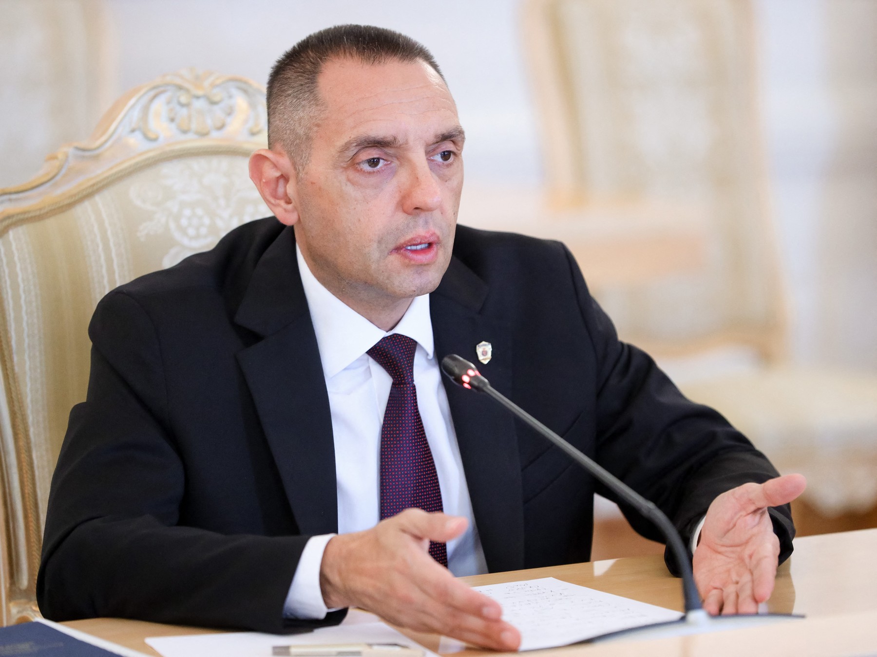 SUA îl sancționează pe şeful serviciilor de informaţii din Serbia, acuzat de corupţie şi trafic de droguri