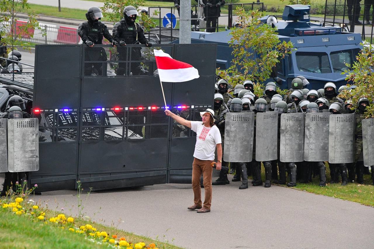 Un deținut politic arestat după protestele anti-Lukașenko din Belarus a murit în închisoare