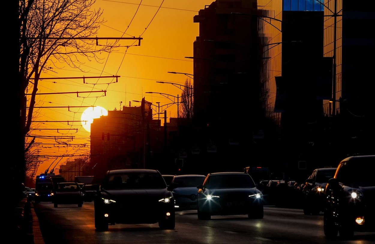 Bucureștiul, pe locul doi în lume la aglomerația de pe șosele. Șoferii au petrecut în trafic, anul trecut, aproape cinci zile
