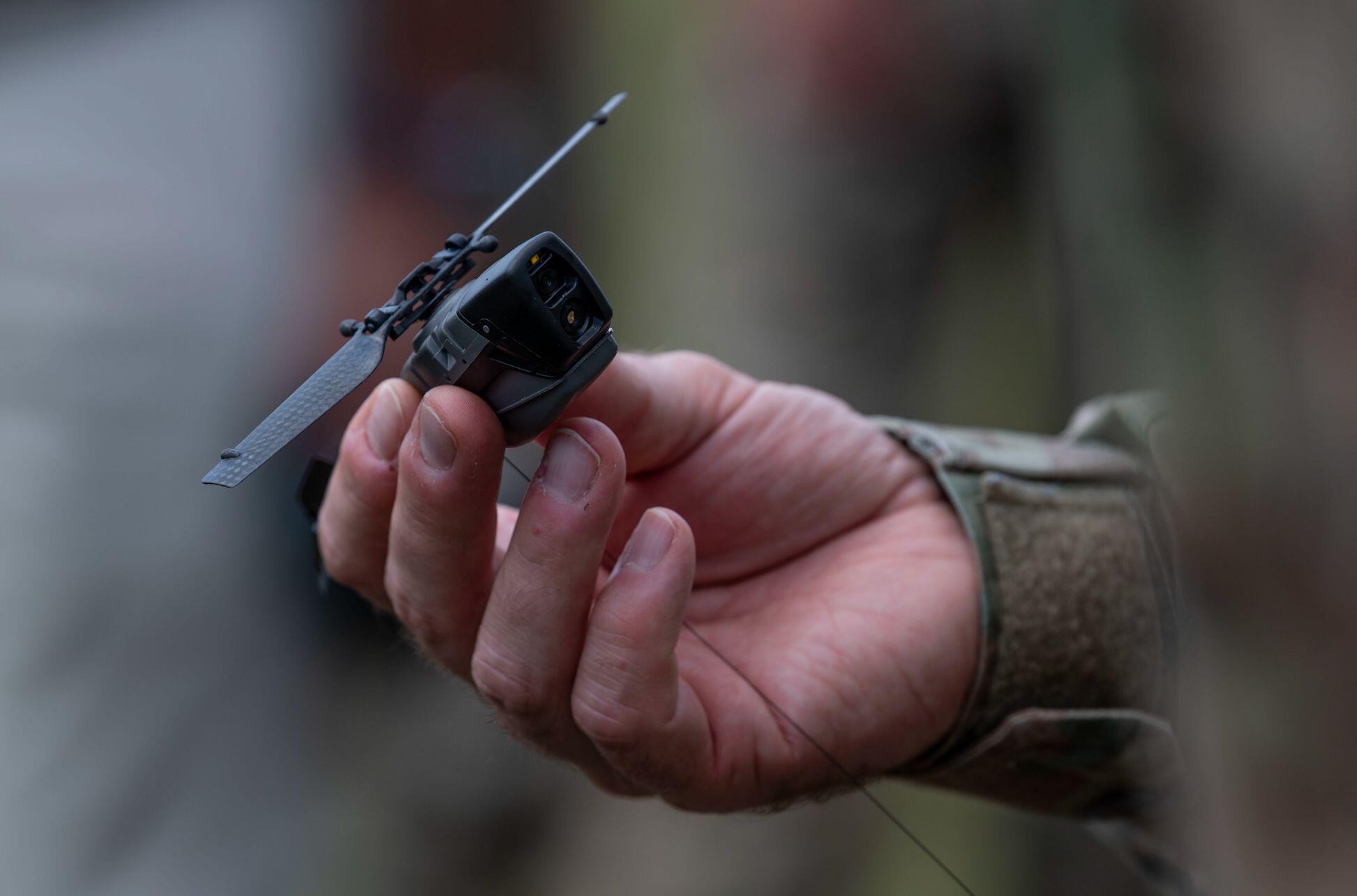 Norvegia va trimite Ucrainei 100 de "nanodrone" Black Hornet, elemente NASAMS și zeci de mii de rații alimentare