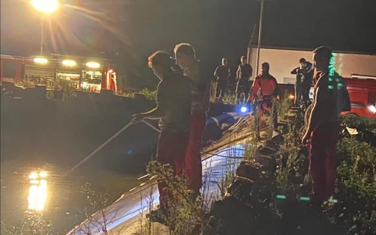 Tragedie în Italia. Doi copii români, de 6 și 7 ani, au murit înecați într-un bazin de irigații din fața casei