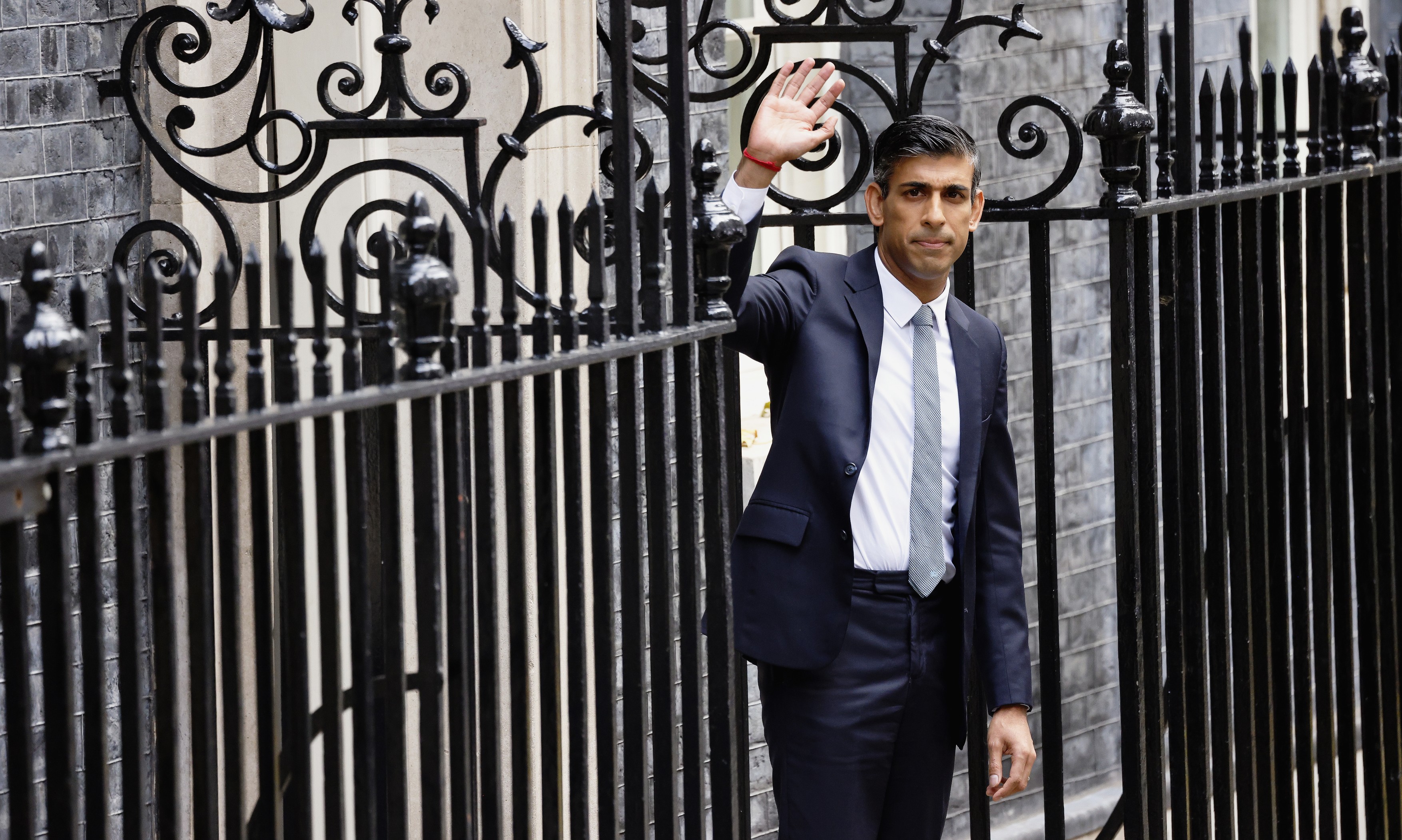 Ofertă finală: Prim-ministrul Marii Britanii, Rishi Sunak, promite bani pentru sectorul public pentru a opri grevele