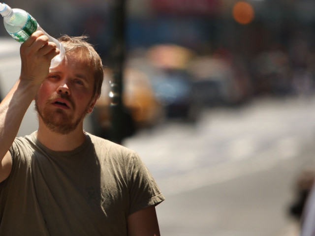 Allerta MAE per i rumeni in viaggio verso l’Italia: è stato emesso un heat code rosso.  Le temperature raggiungono i 47 gradi Celsius