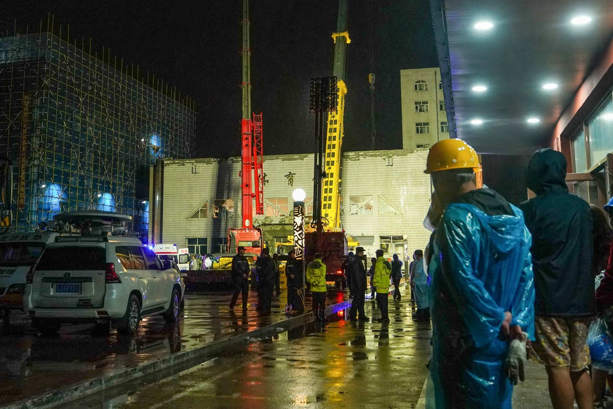 11 morți după ce sala de sport a unei școli s-a prăbușit în China. Majoritatea sunt copii, părinții disperați acuză autoritățile