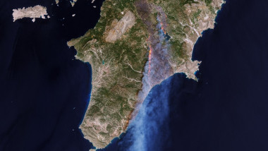 imagine din satelit cu incendiile din roros