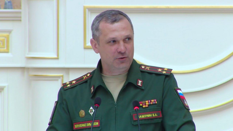 Colonelul Evgheni Vașunin in uniforma