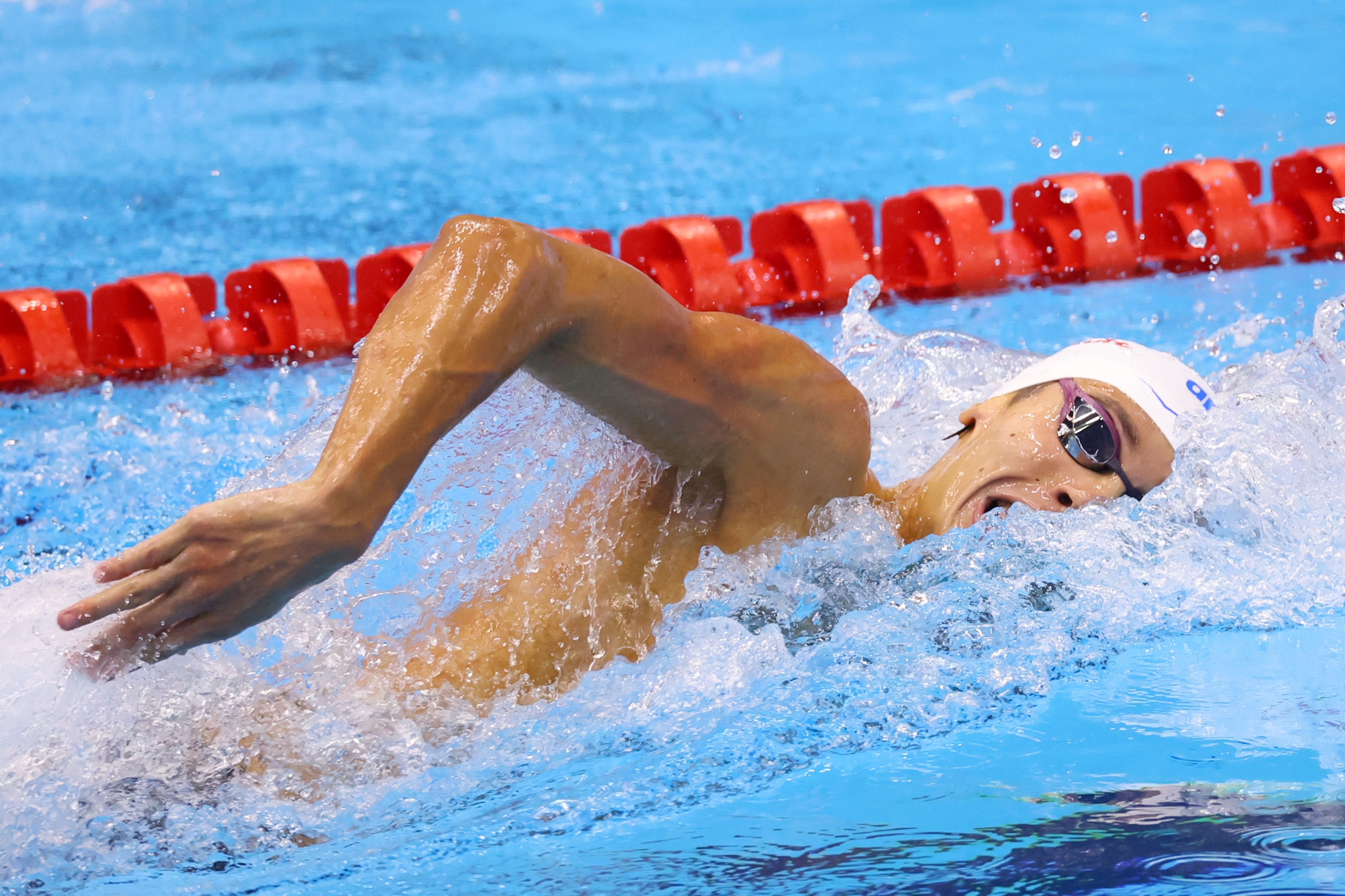 David Popovici s-a calificat în semifinalele probei de 100 de metri liber la Campionatul Mondial de natație din Japonia