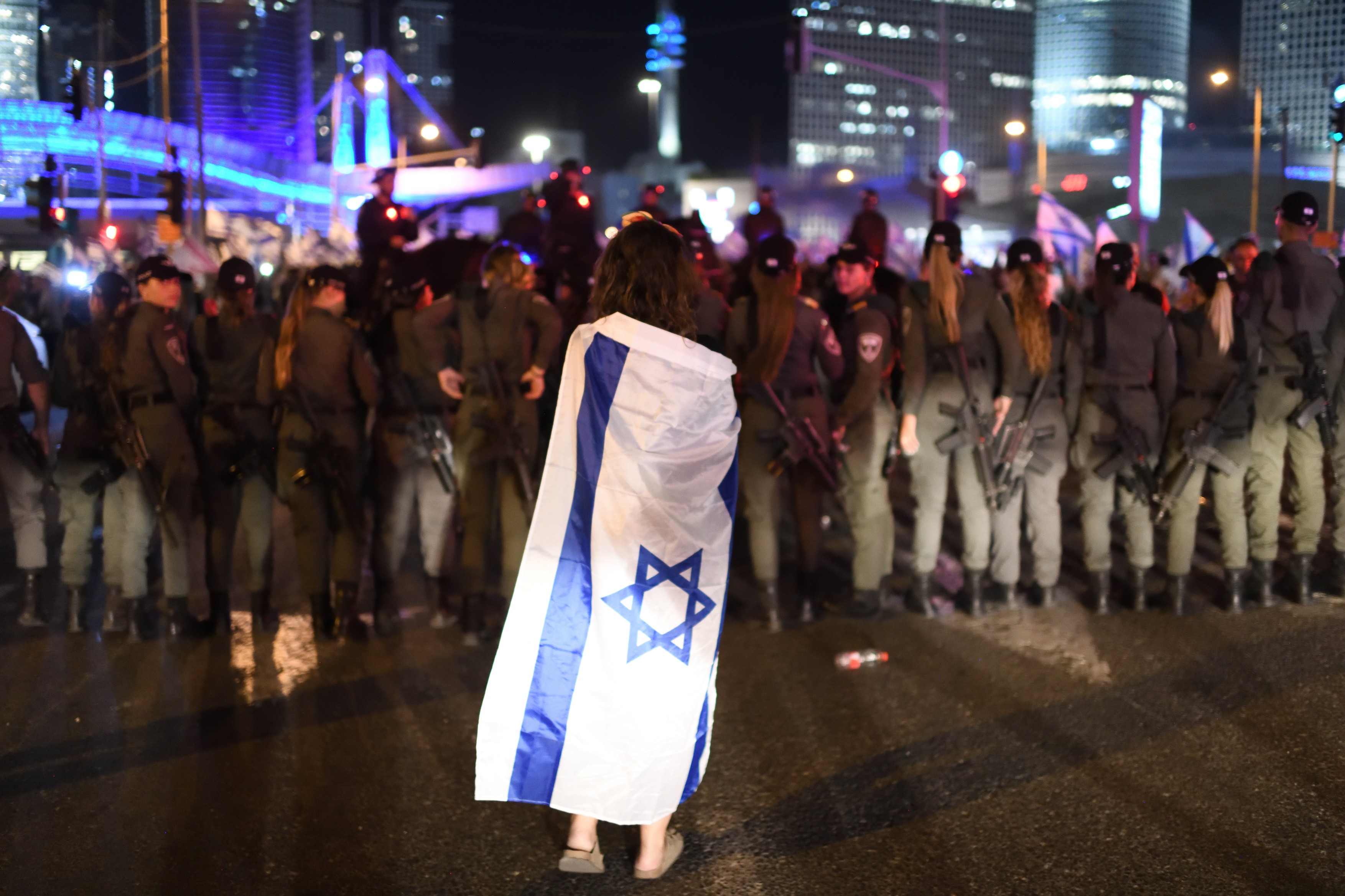 "O zi neagră pentru democraţia israeliană". Presa din Israel protestează împotriva restrângerii atribuţiilor Curţii Supreme
