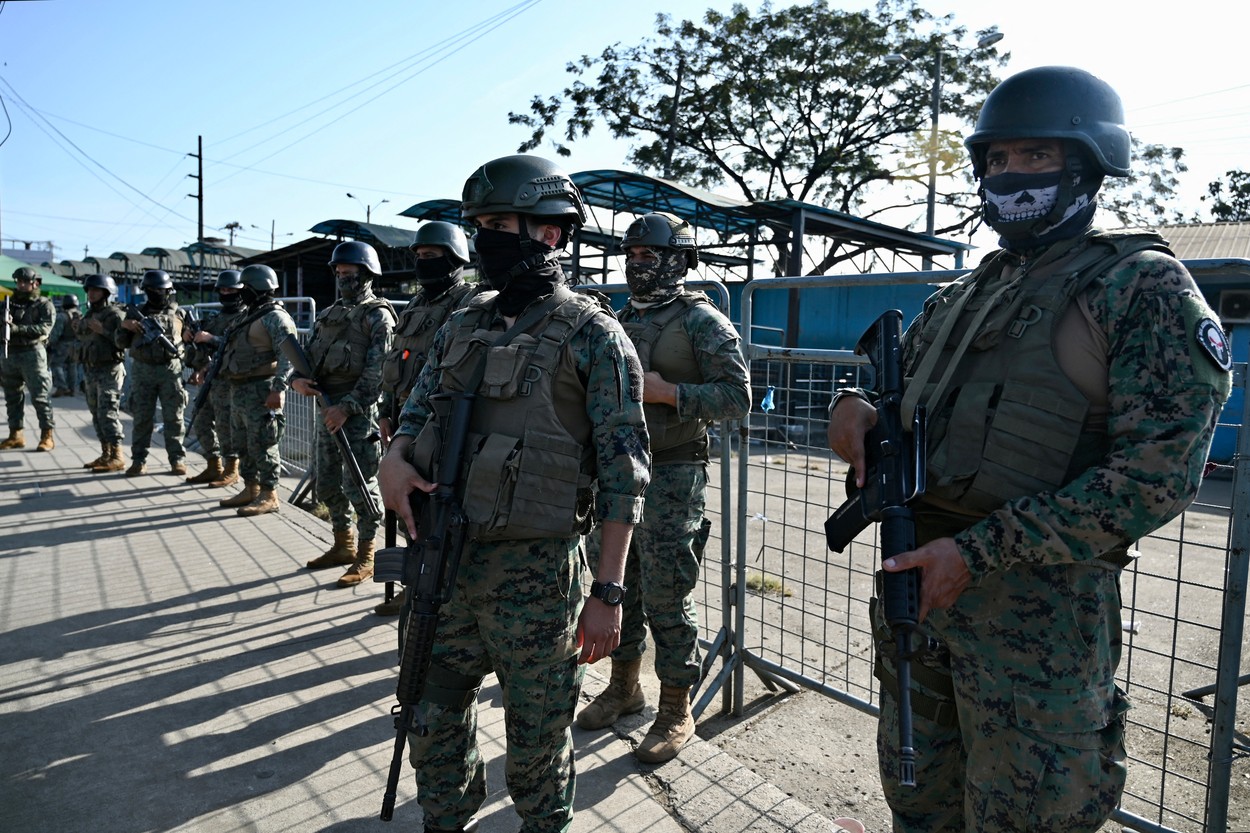 Noi violențe extreme într-o închisoare din Ecuador. 31 de deținuți au murit, unul a fost decapitat