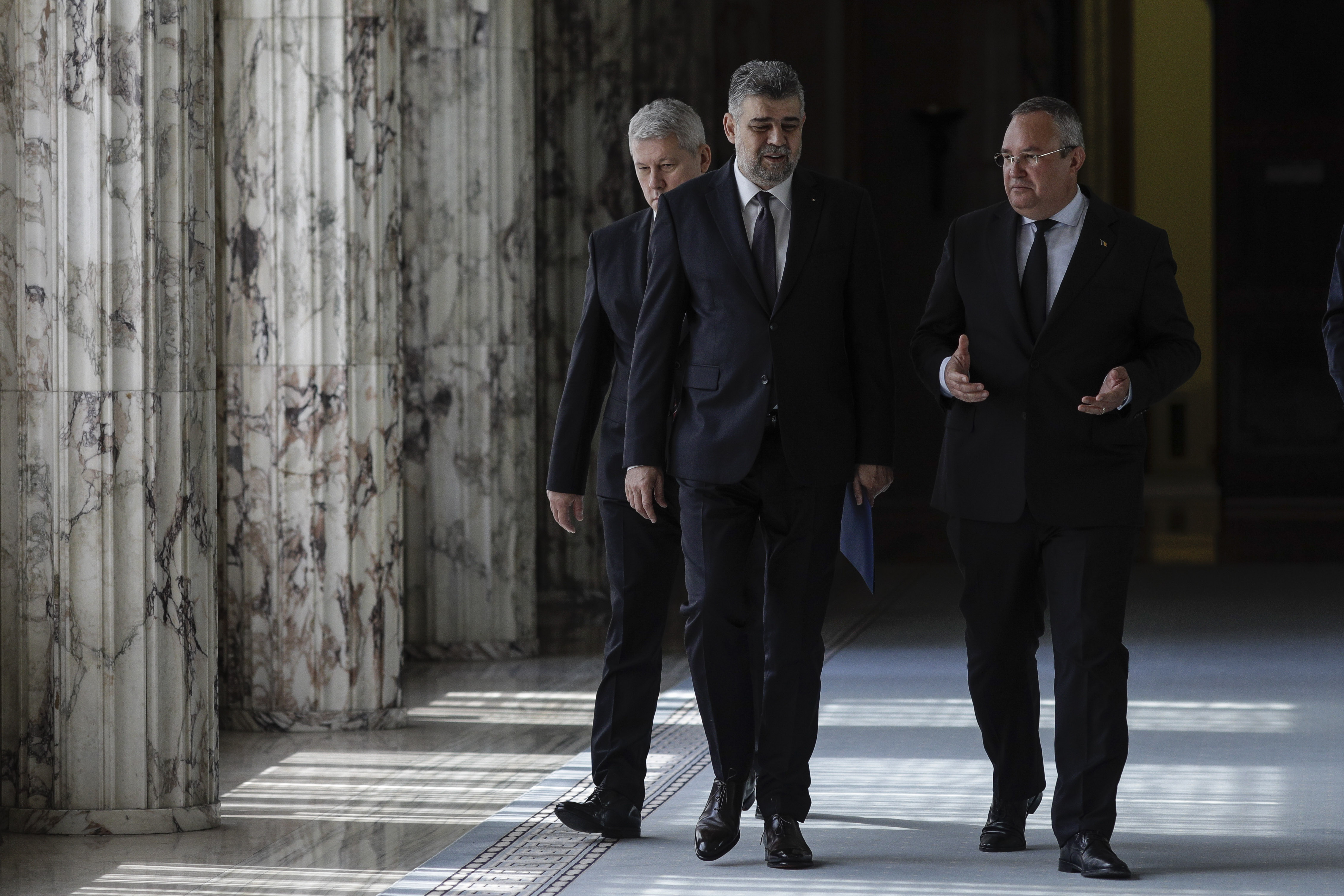 Surse: Coaliția discută taxarea banilor scoși din țară de multinaționale și impozitarea salariilor din IT