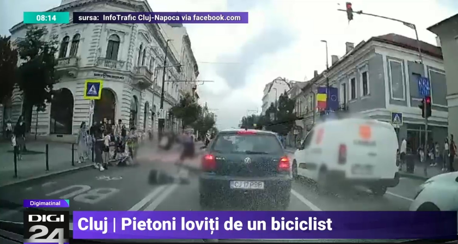 VIDEO Momentul în care un biciclist lovește din plin o femeie și doi copii care traversau regulamentar, în Cluj