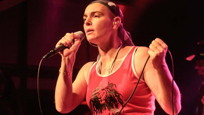 Irish singer Sinead O'Connor who has died today (Wednesday) on stage with Sly and Robbie at the Garage in Glasgow in 2005
