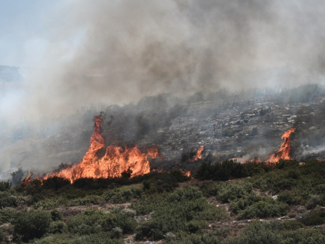 ΒΙΝΤΕΟ Έκρηξη αποθήκης πυρομαχικών στην Ελλάδα λόγω πυρκαγιών