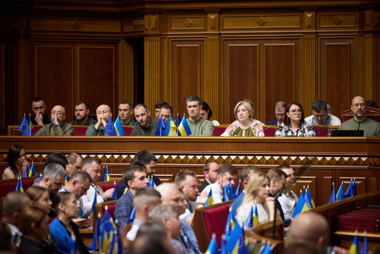 Ucraina a prelungit legea marțială pentru încă 90 de zile și a amânat organizarea alegerilor parlamentare