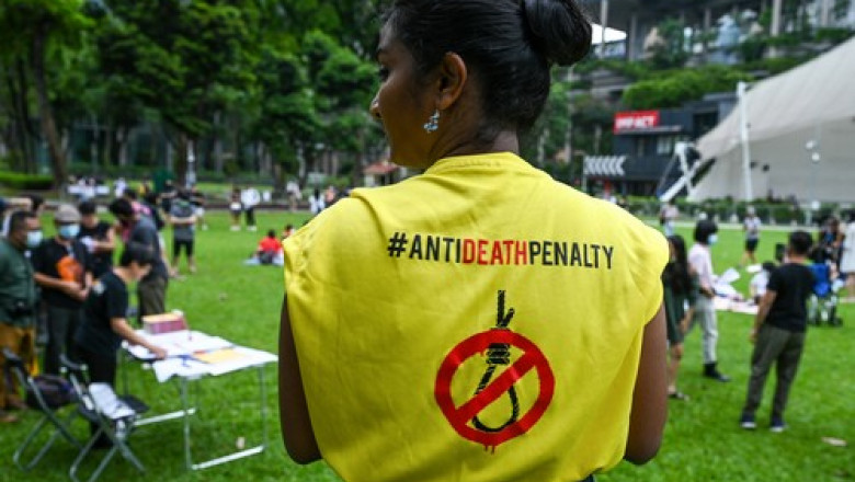 Participant la un protest împotriva pedepsei cu moartea din Singapore, aprilie 2022