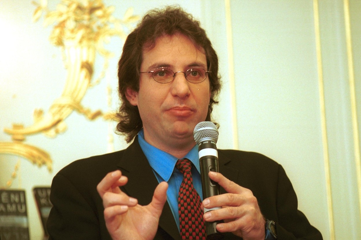 Kevin Mitnick, cel mai căutat hacker din lume în anii 90, a murit la 59 de ani