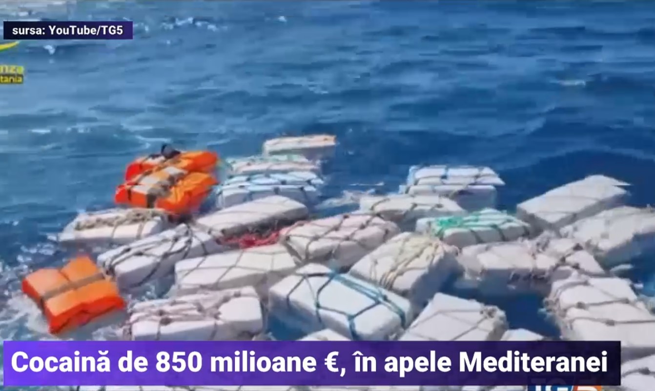 VIDEO Captură record de cocaină în Italia: Poliția a recuperat din apele Mediteranei colete cu droguri de 850 milioane euro
