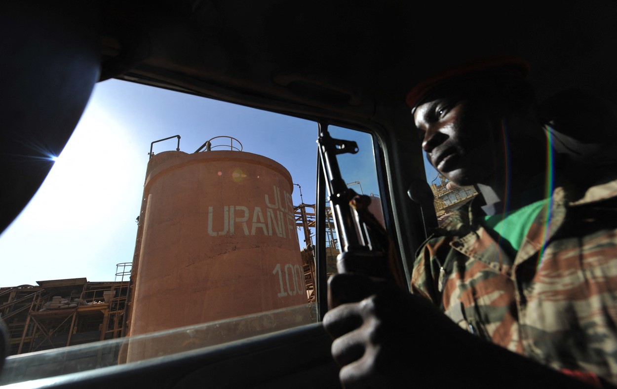 „Al patrulea producător de uraniu din lume”. Cum afectează lovitura de stat din Niger interesele Franței și care e miza Rusiei